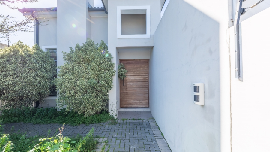 To Let 4 Bedroom Property for Rent in Parklands North Western Cape